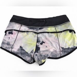 Lululemon Size 4 Running Shorts Abstract Print Black Waistband Zip Pocket
